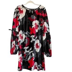 Madison leigh Women’s L Black Floral Print Velvet Bell Sleeves Romance/Fairy